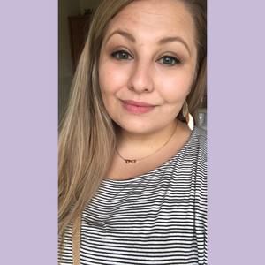 Meet your Posher, Cassandra